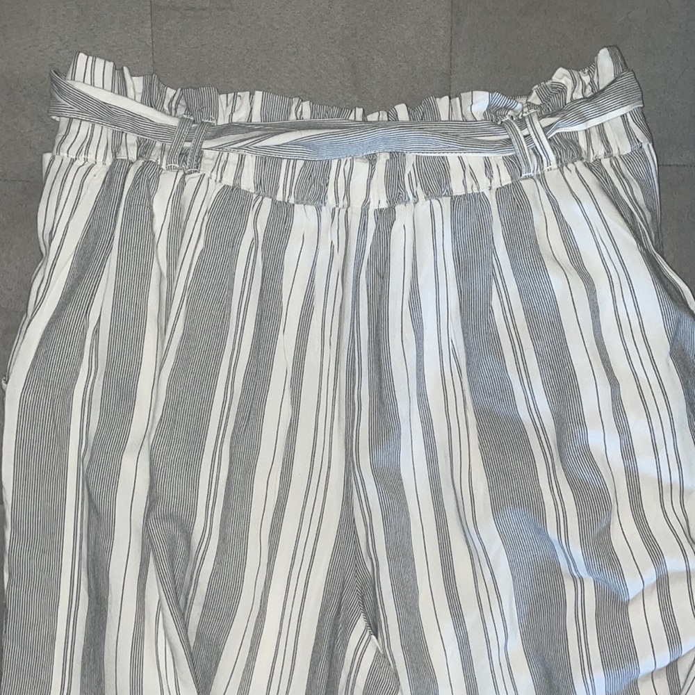 American Eagle Outfitters High Waisted Paperbag Pants - Picture 6 of 12